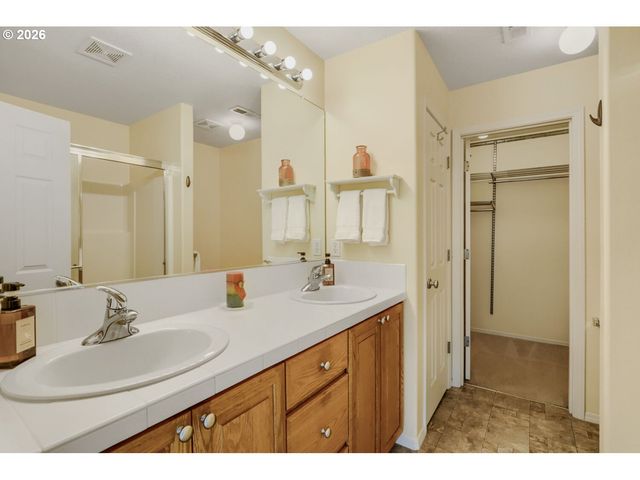 857 Ne CADEN Ave, Hillsboro, OR 97124