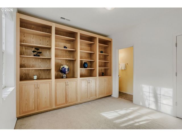 857 Ne CADEN Ave, Hillsboro, OR 97124