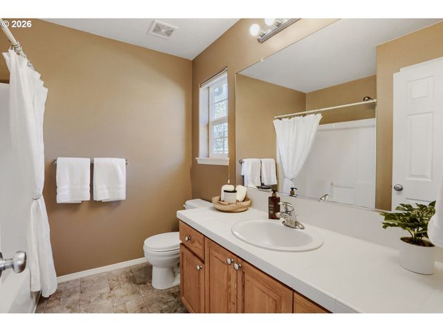 857 Ne CADEN Ave, Hillsboro, OR 97124