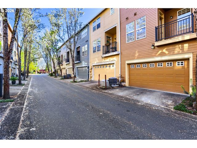 857 Ne CADEN Ave, Hillsboro, OR 97124