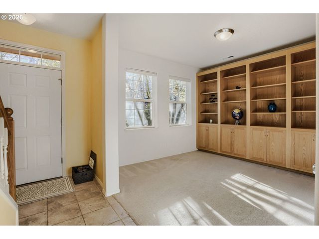 857 Ne CADEN Ave, Hillsboro, OR 97124