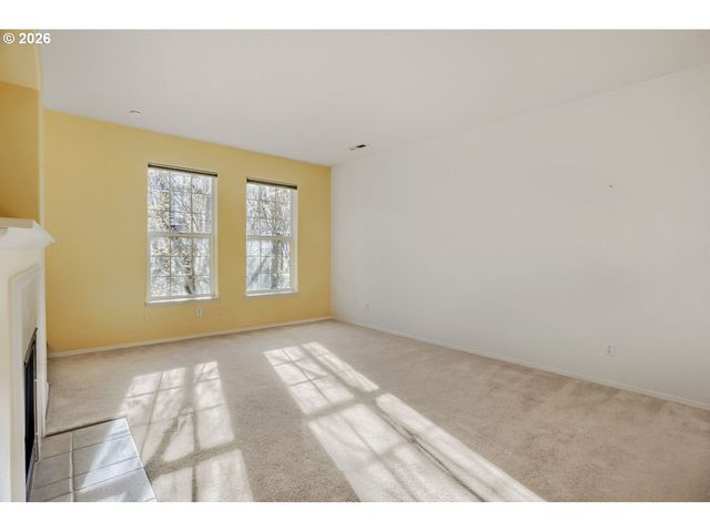 857 Ne CADEN Ave, Hillsboro, OR 97124