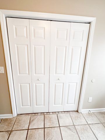 772 Cherrybark Ln Apt B, Clarksville, TN 37040