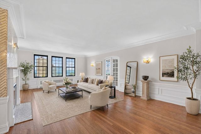 6901 S Oglesby Avenue 10A, Chicago, IL 60649
