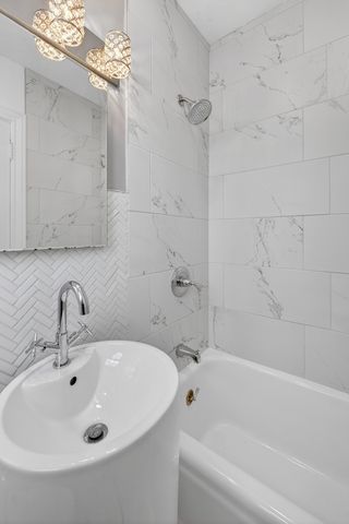 6901 S Oglesby Avenue 10A, Chicago, IL 60649