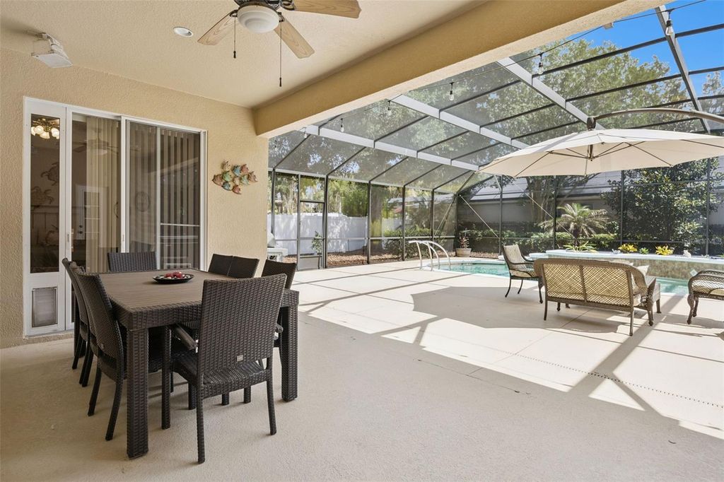 Image 39 of property listing at 2500 EMERALD TREE LANE, Apopka, FL 32712