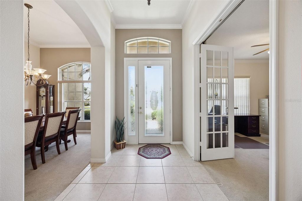Image 5 of property listing at 2500 EMERALD TREE LANE, Apopka, FL 32712