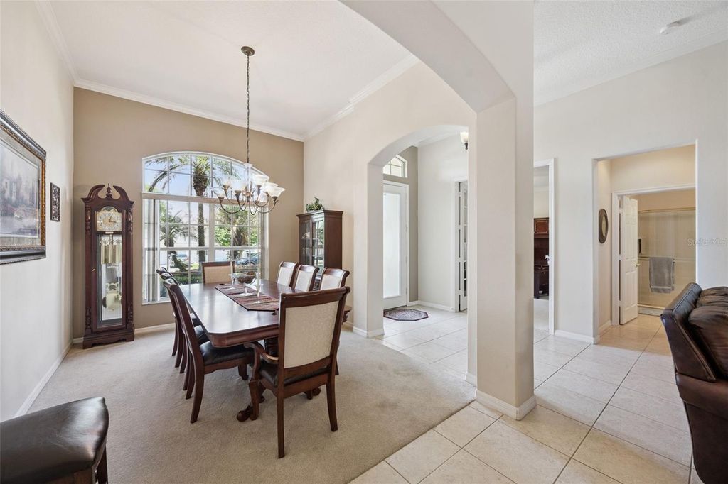 Image 6 of property listing at 2500 EMERALD TREE LANE, Apopka, FL 32712