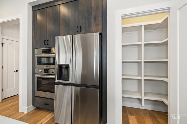 6638 S Capstone Ave, Meridian, ID 83642