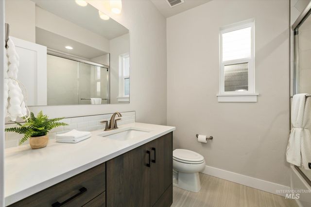 6638 S Capstone Ave, Meridian, ID 83642