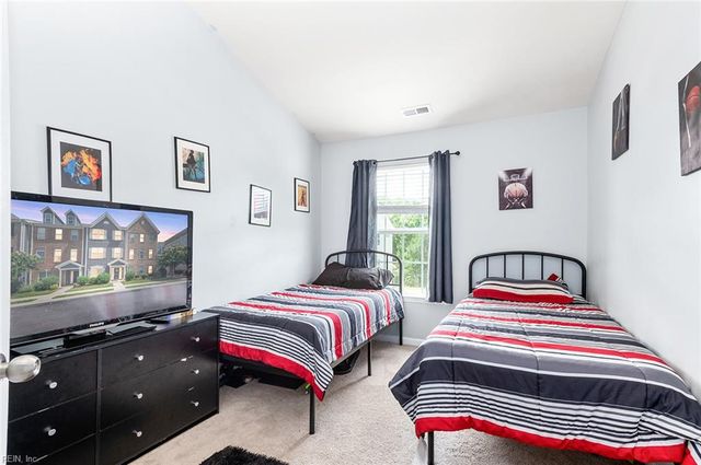 128 Daybeacon ST, Yorktown, VA 23692