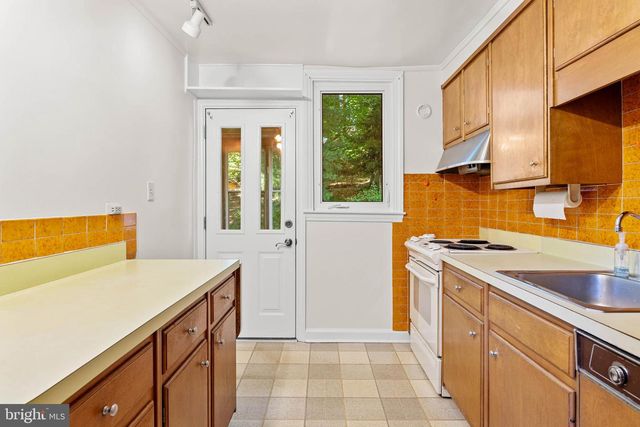 5025 SYLVIA RD, Drexel Hill, PA 19026