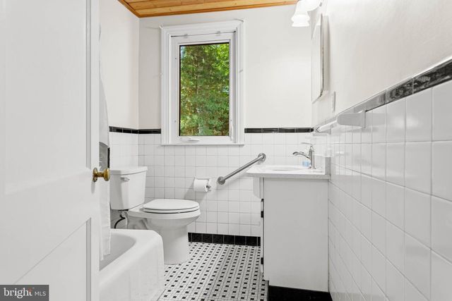5025 SYLVIA RD, Drexel Hill, PA 19026