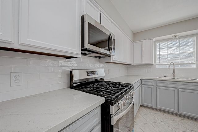 8714 Garrett Street, Needville, TX 77461