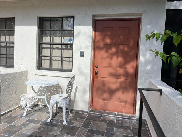 9632 SILLS Drive E 204, Boynton Beach, FL 33437