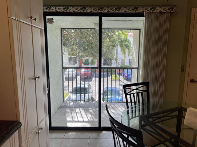 9632 SILLS Drive E 204, Boynton Beach, FL 33437