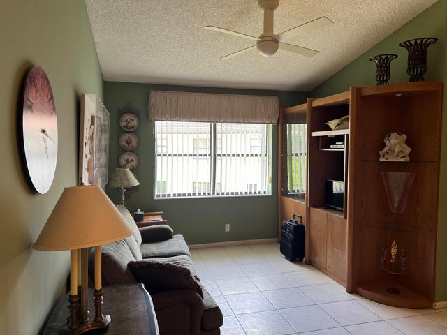 9632 SILLS Drive E 204, Boynton Beach, FL 33437