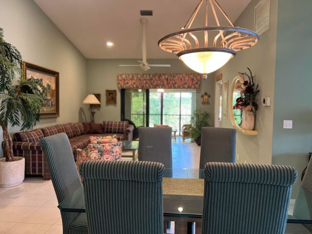 9632 SILLS Drive E 204, Boynton Beach, FL 33437