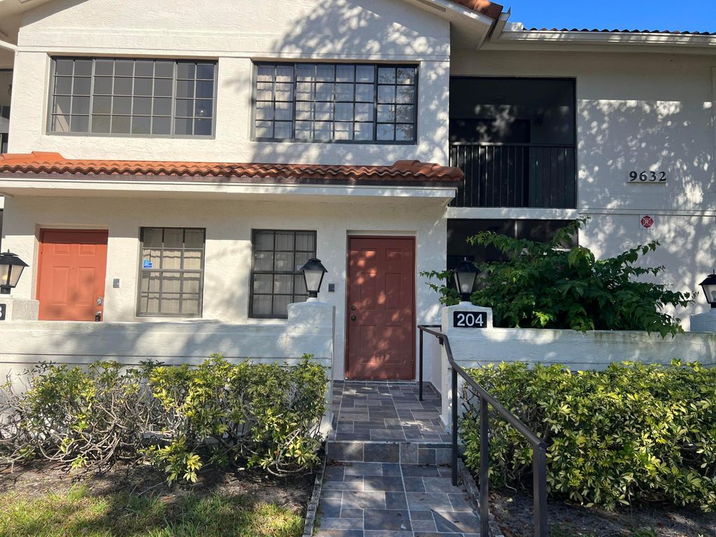 9632 SILLS Drive E 204, Boynton Beach, FL 33437