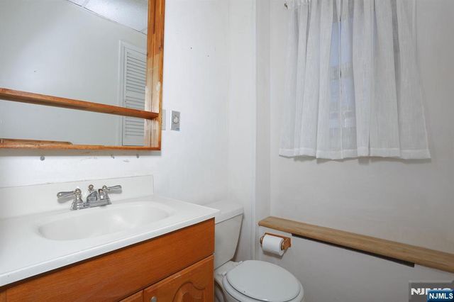 207 Grand Street, New Milford, NJ 07646