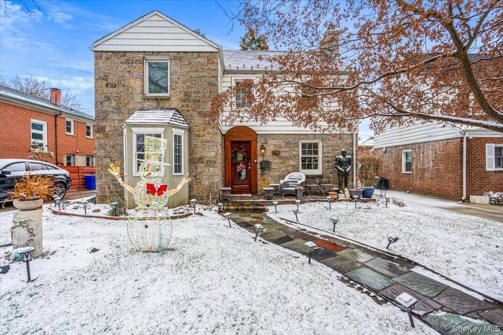 2943 143rd Street, Flushing, NY 11354