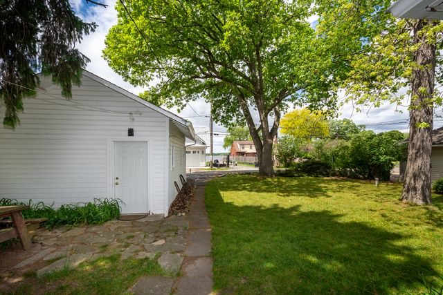 42986 N Lenora Street, Antioch, IL 60002