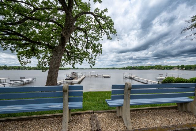 42986 N Lenora Street, Antioch, IL 60002