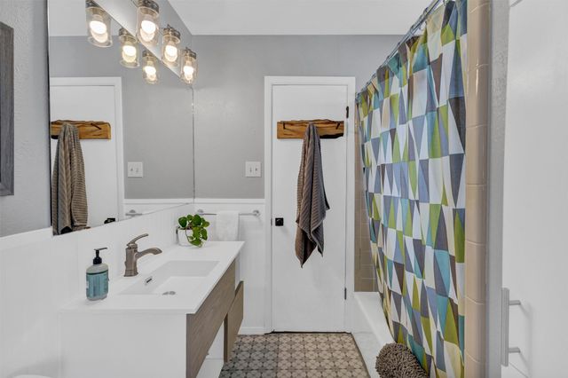 4025 Aragon Drive, Fort Worth, TX 76133