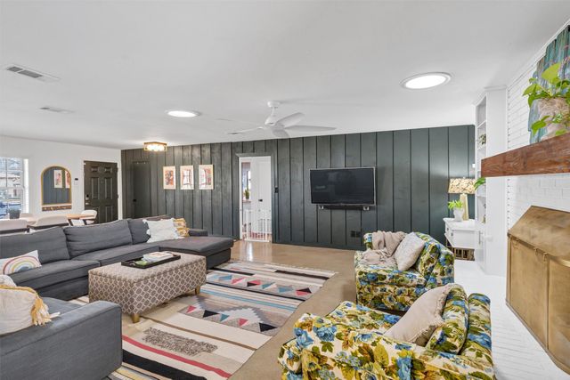 4025 Aragon Drive, Fort Worth, TX 76133