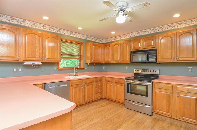 13 Venus Drive, Swansea, IL 62226