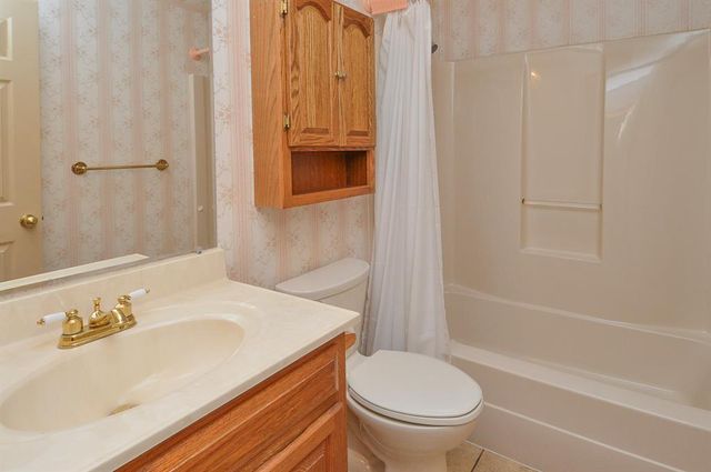 13 Venus Drive, Swansea, IL 62226