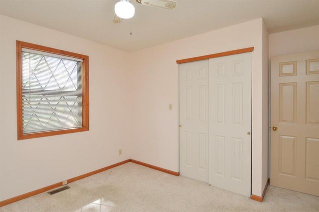 13 Venus Drive, Swansea, IL 62226