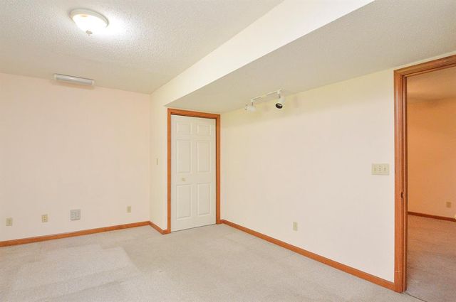 13 Venus Drive, Swansea, IL 62226