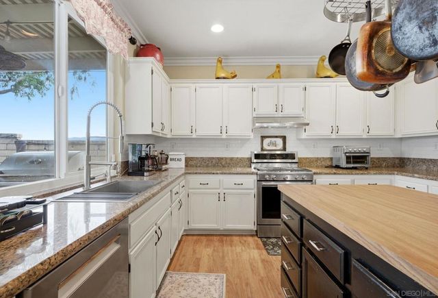 43084 Knightsbridge Way, Temecula, CA 92592