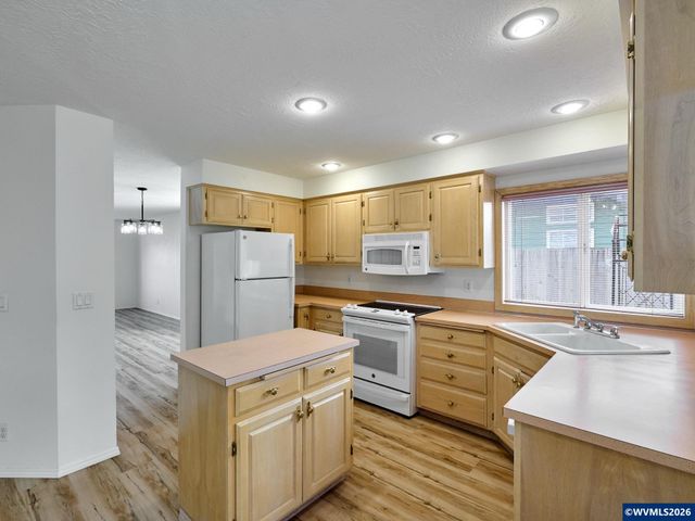 1120 Ridgepoint St, Keizer, OR 97303