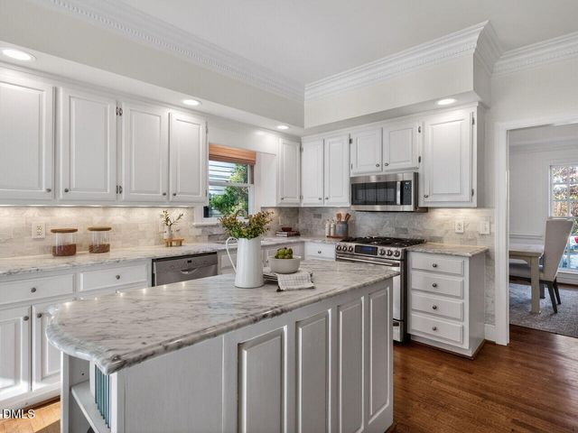 2210 Oxford Road, Raleigh, NC 27608