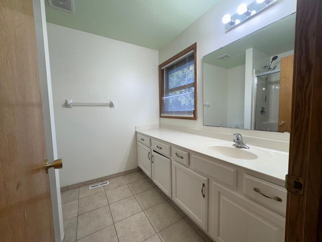 2806 15th Avenue S, Minneapolis, MN 55407