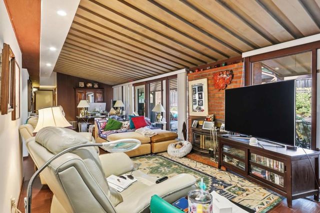 18600 Montpere Way, Saratoga, CA 95070