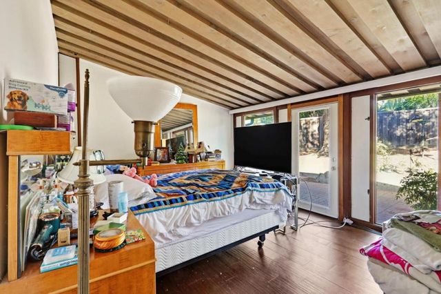 18600 Montpere Way, Saratoga, CA 95070