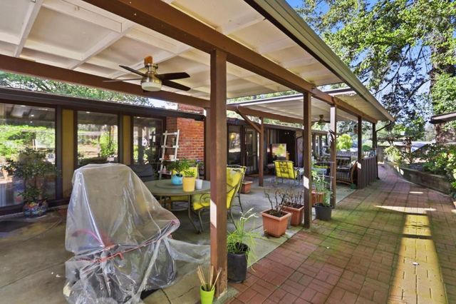 18600 Montpere Way, Saratoga, CA 95070