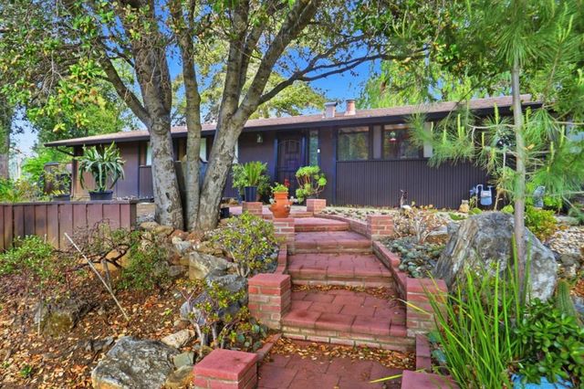 18600 Montpere Way, Saratoga, CA 95070