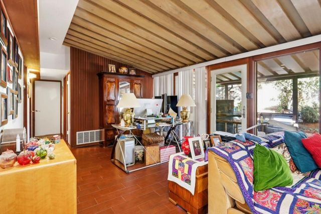 18600 Montpere Way, Saratoga, CA 95070