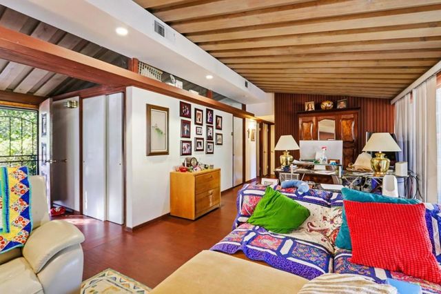 18600 Montpere Way, Saratoga, CA 95070