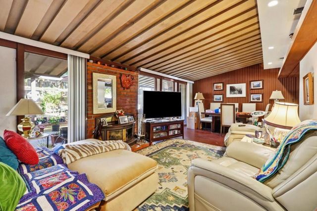 18600 Montpere Way, Saratoga, CA 95070