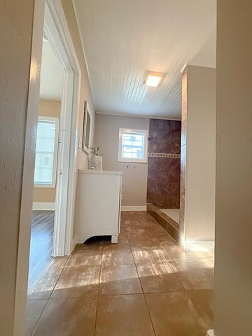 805 W Green Street, Palestine, TX 75801