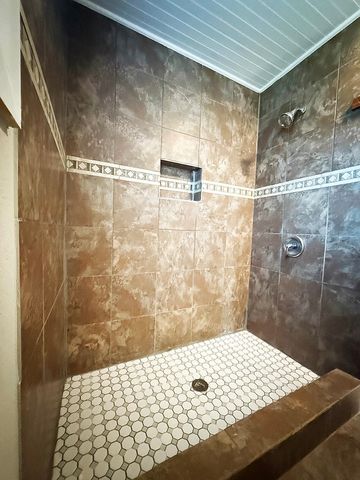 805 W Green Street, Palestine, TX 75801