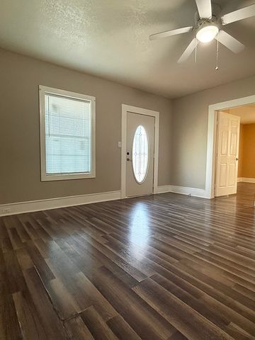 805 W Green Street, Palestine, TX 75801