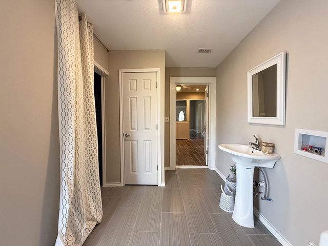 805 W Green Street, Palestine, TX 75801