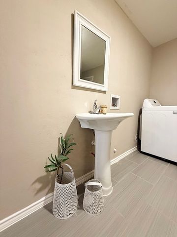 805 W Green Street, Palestine, TX 75801