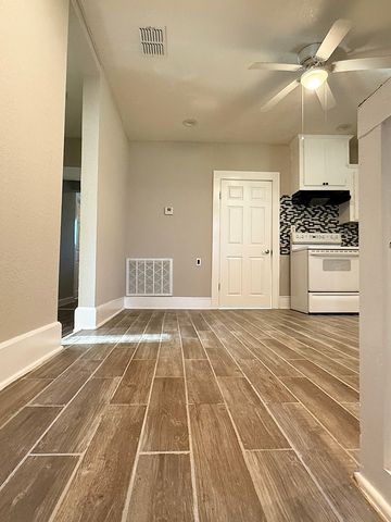 805 W Green Street, Palestine, TX 75801